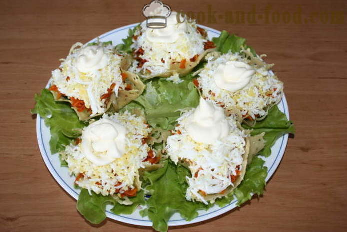 Delicious mushroom salad in a cheese basket - how to make cheese baskets of lettuce, a step by step recipe photos