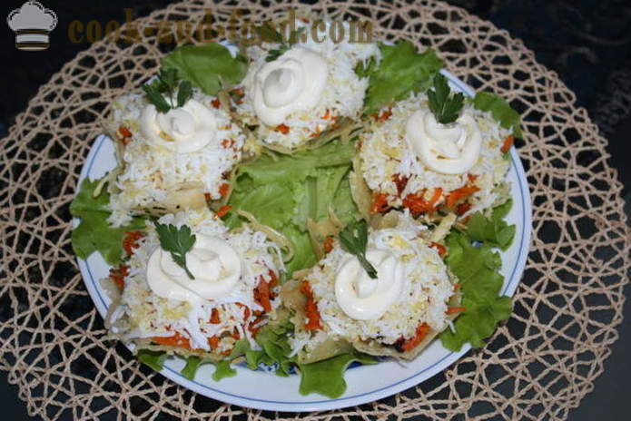 Delicious mushroom salad in a cheese basket - how to make cheese baskets of lettuce, a step by step recipe photos