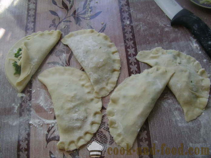 Delicious meatless pasties fried without oil - how to cook homemade pasties with cheese and herbs, with a step by step recipe photos