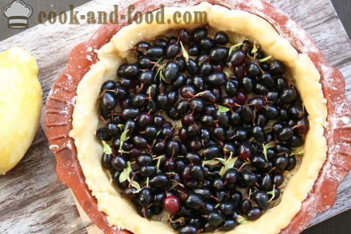 Outdoor test pie with currants - how to make a sand cake of minced test, step by step recipe photos