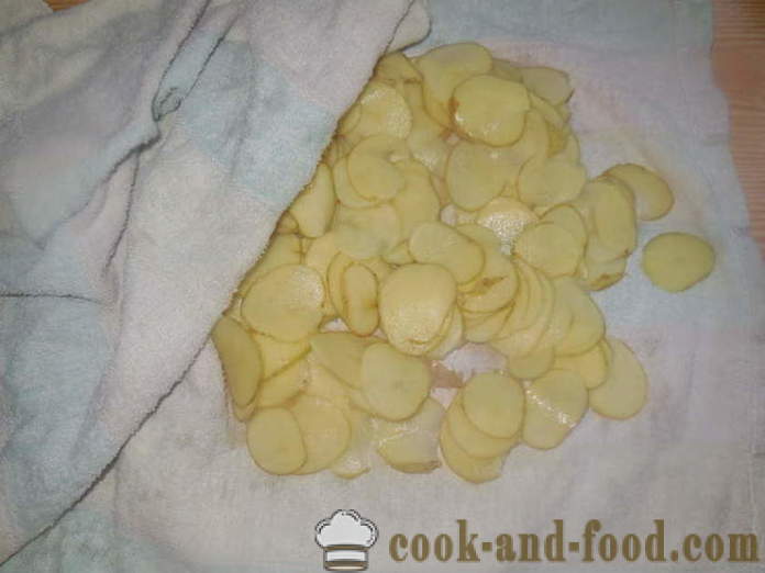 Chips from potatoes in a pan - how to make potato chips from the house, step by step recipe photos