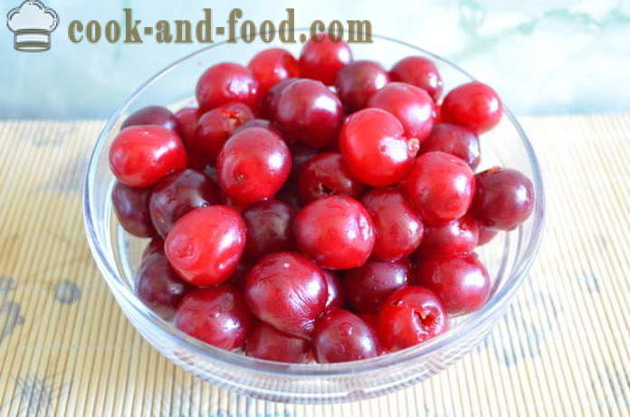 Cherry pie-snail on kefir - how to cook a cake with cherry-snail, a step by step recipe photos