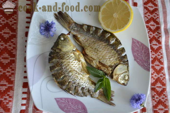 Crucian baked on the grill or in the oven - like carp bake in the oven, with a step by step recipe photos