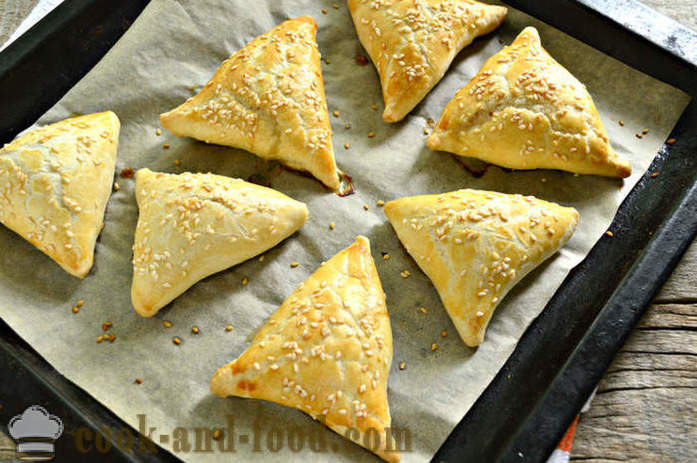 Home Samsa puff pastry with chicken - how to prepare a layered samsa with chicken, a step by step recipe photos