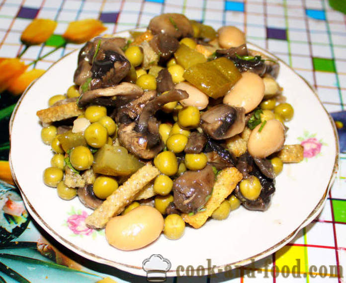 Delicious bean salad with mushrooms and croutons - how to cook bean salad, a step by step recipe photos