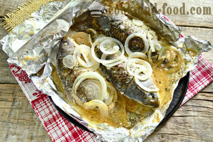 Crucian baked whole - like carp bake in the oven in foil, with a step by step recipe photos