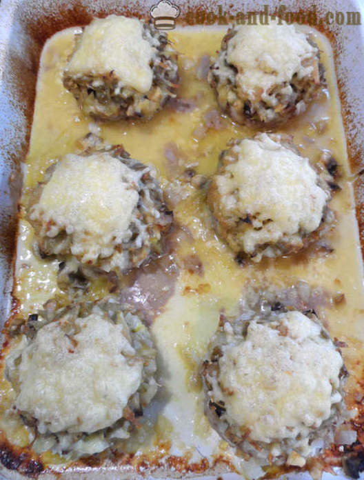 Puff pastry patties in the oven baked with mushrooms and gravy - how to cook juicy meatballs in the oven, with a step by step recipe photos