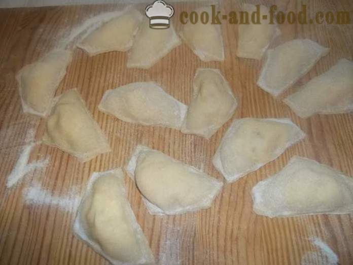 Delicious dumplings with cottage cheese and cherry sauce - how to make dumplings with cottage cheese, a step by step recipe photos