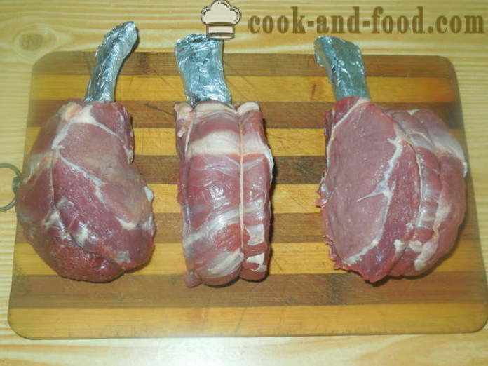 Baked veal loin on the bone - how to cook juicy loin on the bone in the oven, with a step by step recipe photos