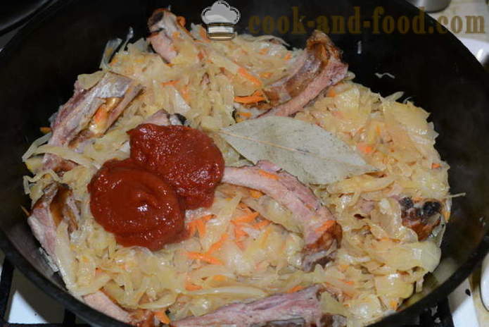 Sauerkraut and fresh cabbage with meat - how to cook a delicious stew of cabbage in a pan, with a step by step recipe photos