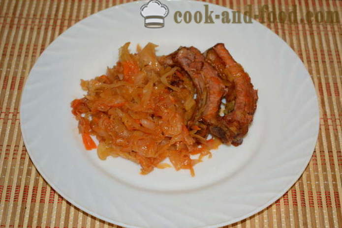 Sauerkraut and fresh cabbage with meat - how to cook a delicious stew of cabbage in a pan, with a step by step recipe photos