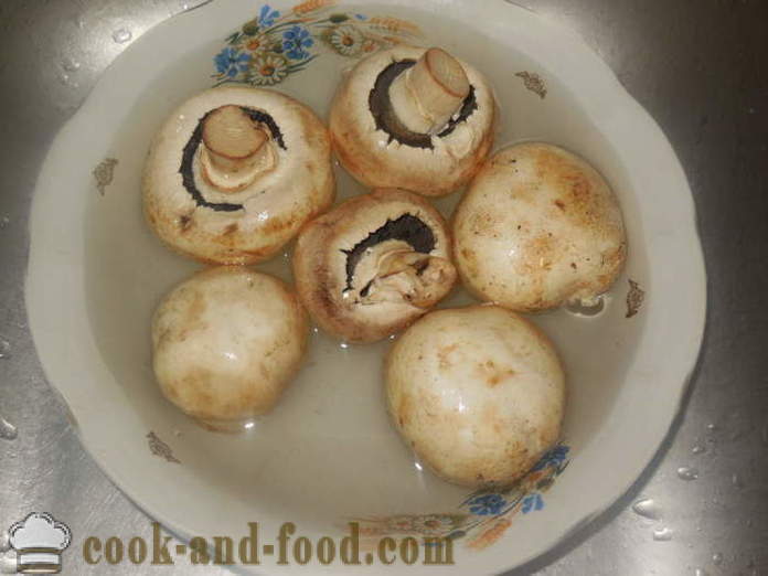 Fried mushrooms in a pan - fry like mushrooms in flour, a step by step recipe photos