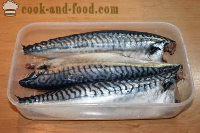 Tasty mackerel, smoked tea and onion husks - how to smoke mackerel in onion skins at home, step by step recipe photos