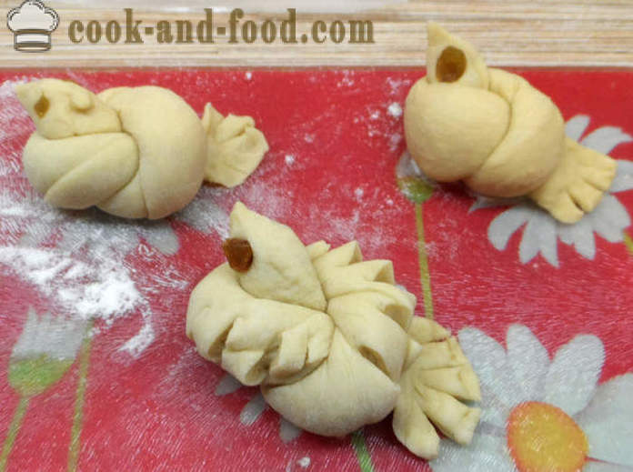 Lark bake the dough in the spring festival Magpies - how to bake larks of lean dough at home, step by step recipe photos