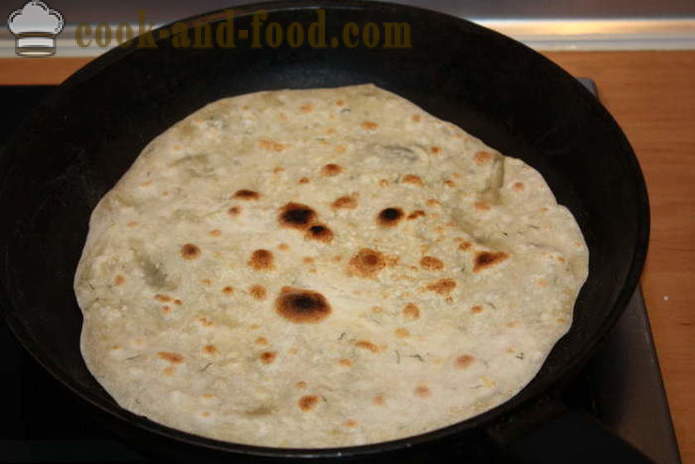 Homemade pita bread in a pan - how to bake pita bread without yeast, a step by step recipe photos