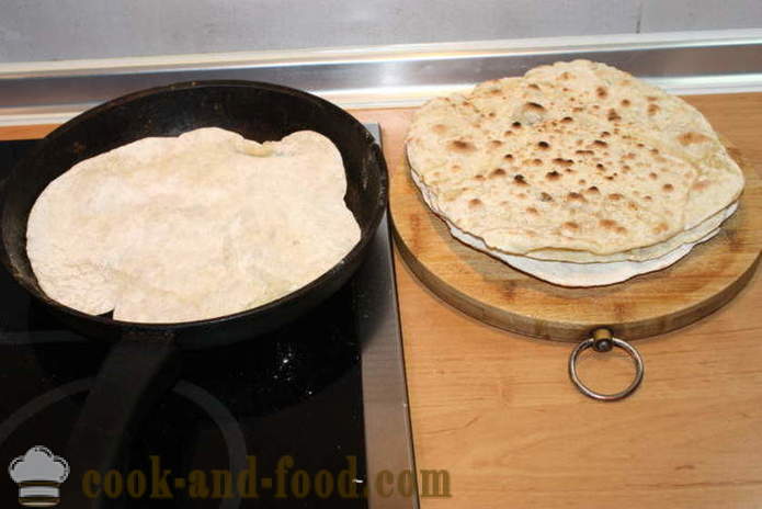 Homemade pita bread in a pan - how to bake pita bread without yeast, a step by step recipe photos