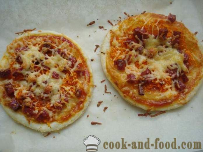 Mini pizza puff pastry with sausage and cheese - how to make a mini-pizza puff pastry, with a step by step recipe photos