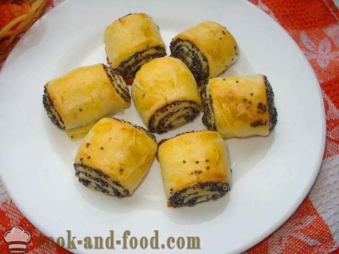 Poppy rolls of puff pastry - how to make rolls with poppy puff pastry, with a step by step recipe photos