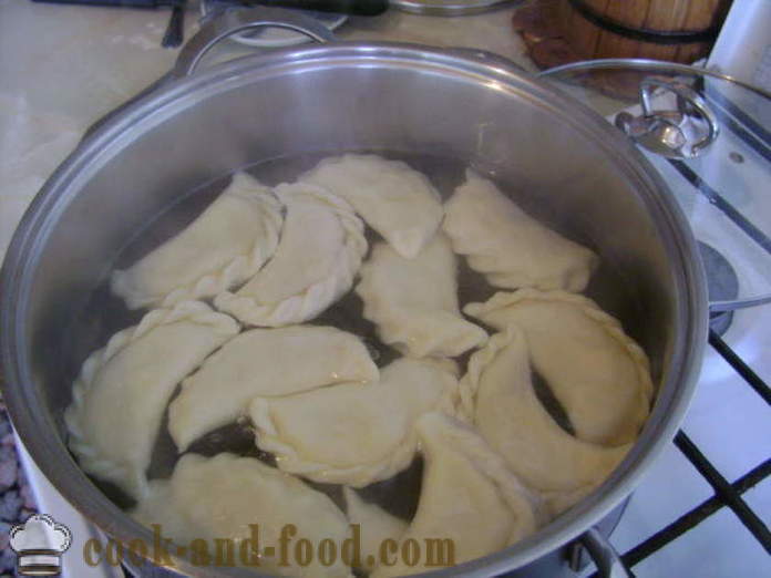 Meatless dumplings with potatoes and mushrooms - how to cook dumplings with potatoes and mushrooms, a step by step recipe photos