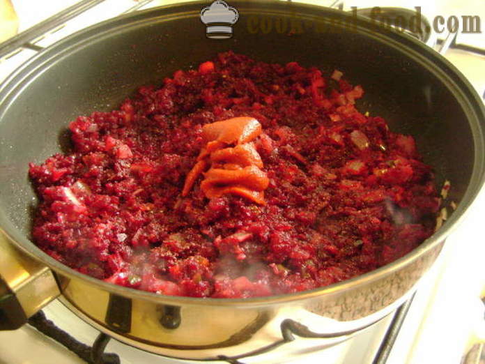 Delicious caviar of beetroot with onion and cucumber - how to cook eggs with beetroot in a pan, with a step by step recipe photos