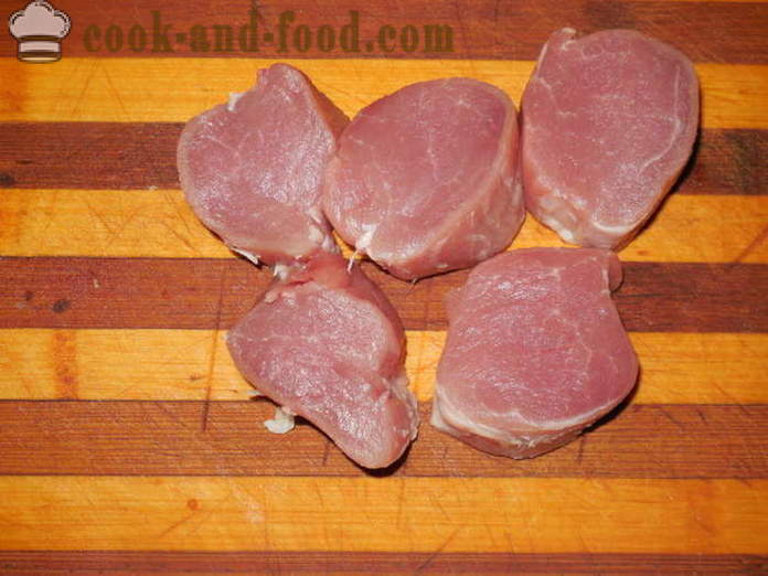 Medallions of pork - how to cook pork medallions in multivarka, step by step recipe photos