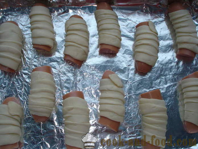 Sausages in puff pastry in the oven - how to cook sausages in puff pastry, with a step by step recipe photos