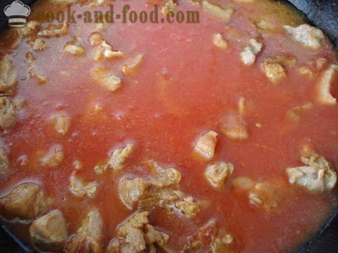 Beef goulash in a pan - how to cook a delicious beef goulash, a step by step recipe photos