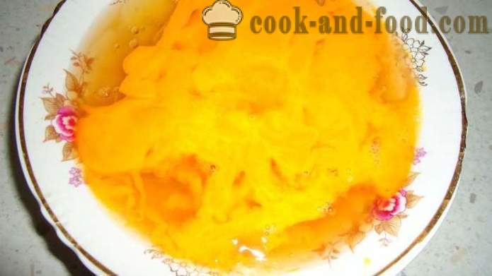 Large fried eggs with sausages of ostrich eggs - how to cook an omelette of ostrich eggs, step by step recipe photos
