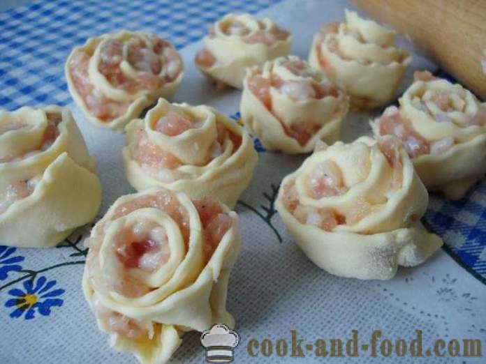 Roses from the finished puff pastry with minced meat - how to make puff pastry with minced meat in the oven, with a step by step recipe photos