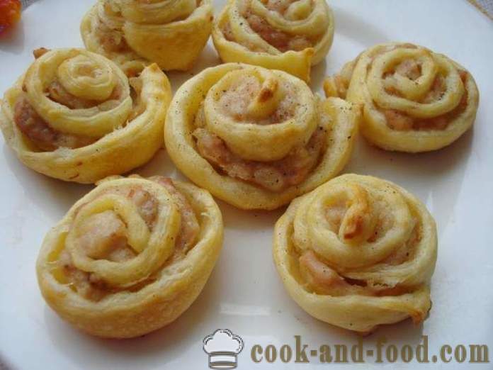 Roses from the finished puff pastry with minced meat - how to make puff pastry with minced meat in the oven, with a step by step recipe photos