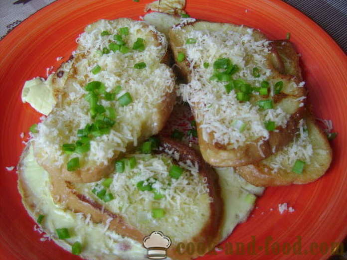 Toasts of the loaf with cheese - like fry croutons in a frying pan, a step by step recipe photos