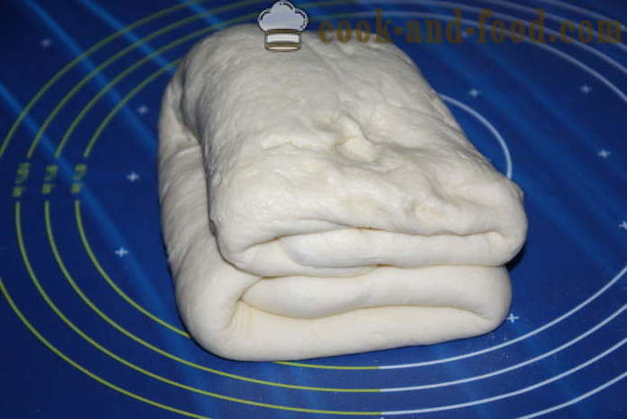 Sweet yeast dough to puff puffmaffinov - how to make a flaky yeast dough for buns, recipe with photo