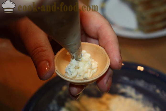 Jewish appetizer of melted cheese with garlic - how to make Jewish appetizer with garlic, a step by step recipe photos