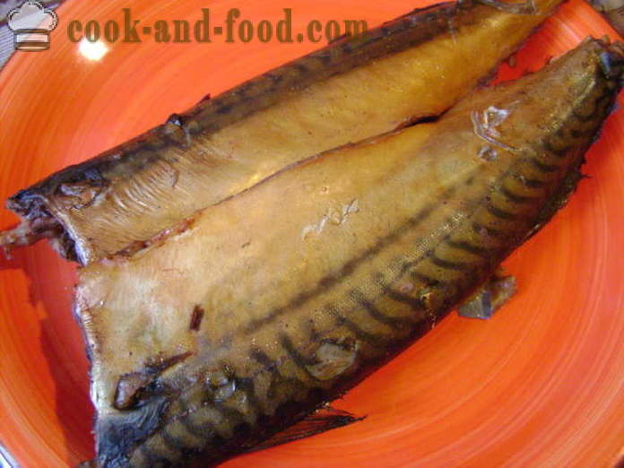 Salted mackerel quickly in onion skins - how to pickle mackerel in onion skins at home, step by step recipe photos