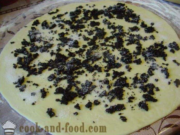 Delicious cake with poppy seed yeast dough - how to cook a cake with poppy seeds of roses, step by step recipe photos