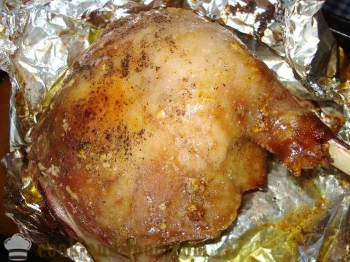 Crow's feet in the oven - how to cook goose legs in the oven, with a step by step recipe photos