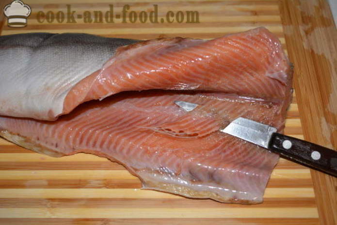 How to cut pink salmon fillet - how to separate the pink salmon from the bones, a step by step recipe photos