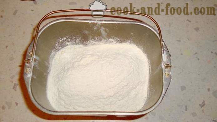 Simple homemade bread in the bread maker - how to bake bread in the bread maker at home, step by step recipe photos