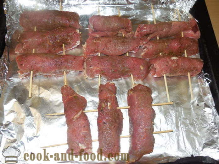 Meat rolls stuffed in the oven - how to cook meat rolls on skewers, a step by step recipe photos