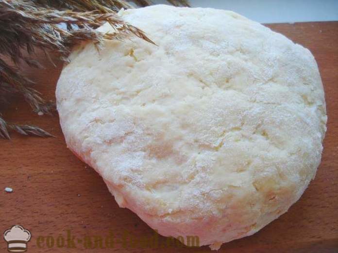 Fast yeast dough for homemade pizza in the oven - how to make pizza dough at home, step by step recipe photos