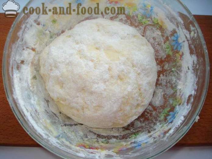 Fast yeast dough for homemade pizza in the oven - how to make pizza dough at home, step by step recipe photos