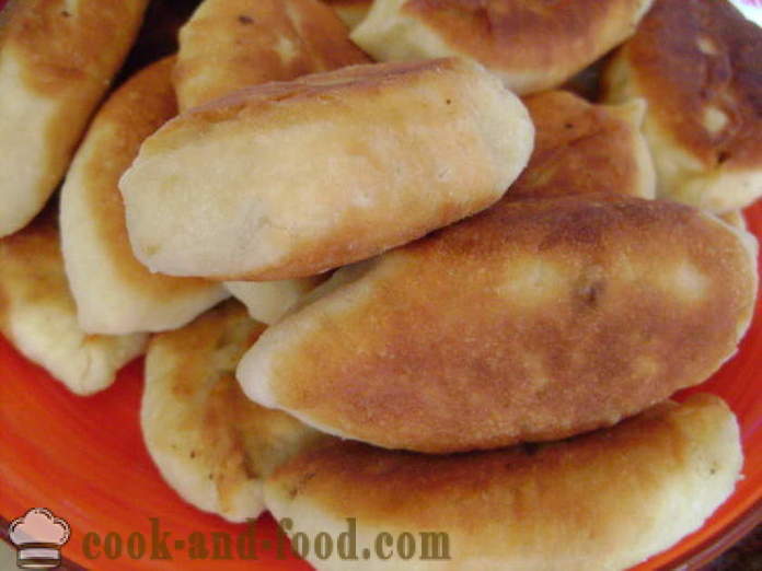 Delicious fried pies with liver - how to cook pies with liver fried in a pan, with a step by step recipe photos