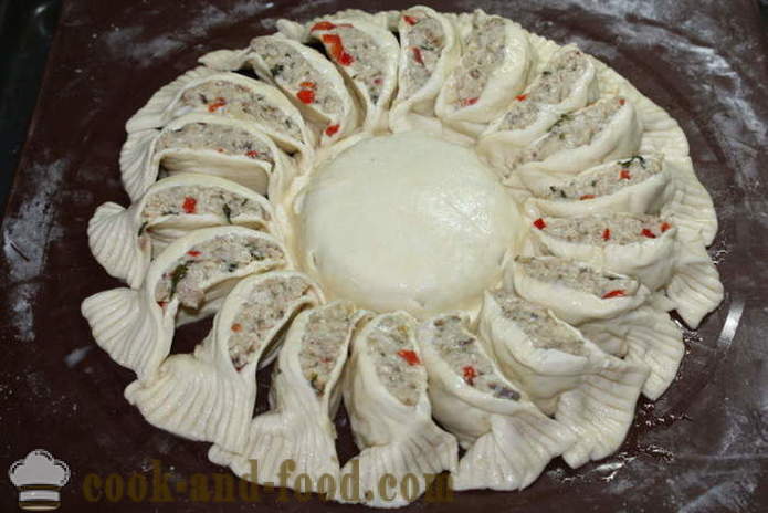 Tart of puff pastry with chicken and cheese - how to make a layer cake with chicken, a step by step recipe photos