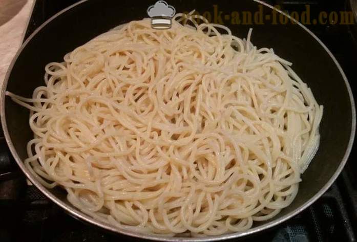 How to cook spaghetti in the pan - a step by step recipe photos
