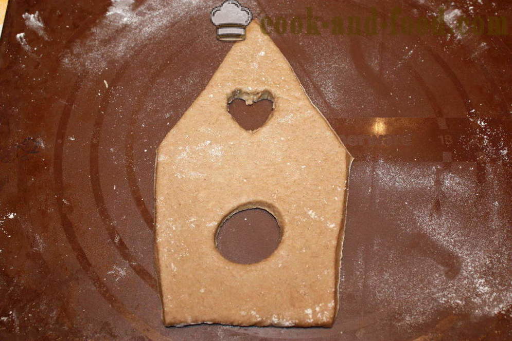 Christmas gingerbread house with your own hands - like how to bake a gingerbread house at home on New Year's Eve, a step by step recipe photos