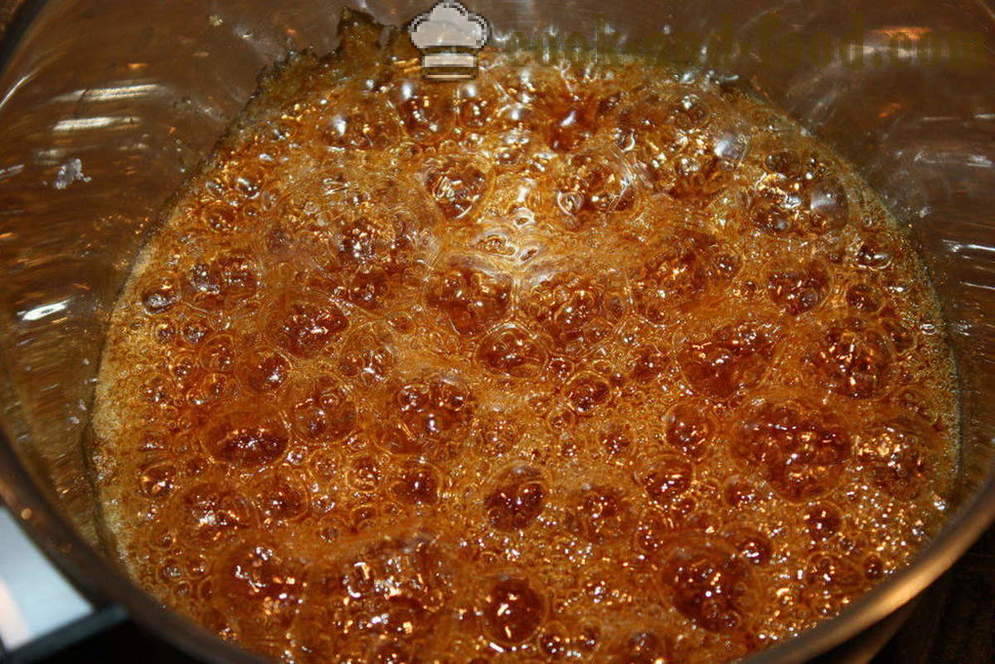 Caramel topping for desserts with your hands - how to make the tipping at home, step by step recipe photos