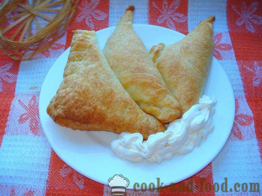 Pasties puff pastry with potatoes and meat - how to cook pasties puff pastry in the oven, with a step by step recipe photos