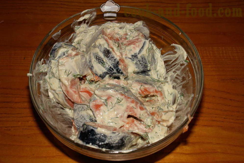 Salmon baked in the oven - as a tasty salmon bake in the oven in the sleeve, poshagovіy recipe with a photo