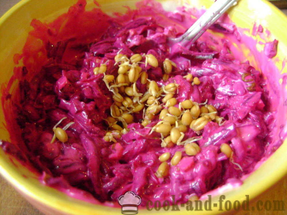 Simple salad of beets with walnuts - how to prepare a salad of beets, a step by step recipe photos