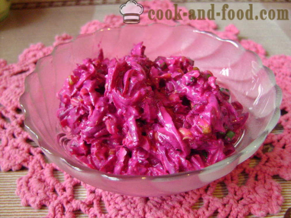 Simple salad of beets with walnuts - how to prepare a salad of beets, a step by step recipe photos